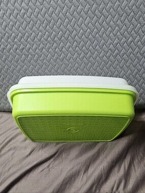 New Tupperware Lime Green Food Marinator Vintage 1.5 Liter Season Serve